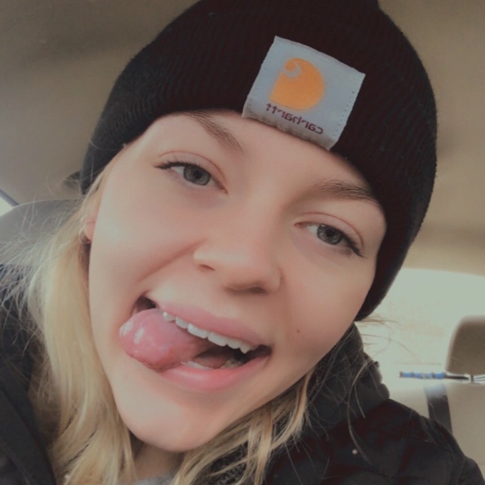 Meet your Posher, Emily